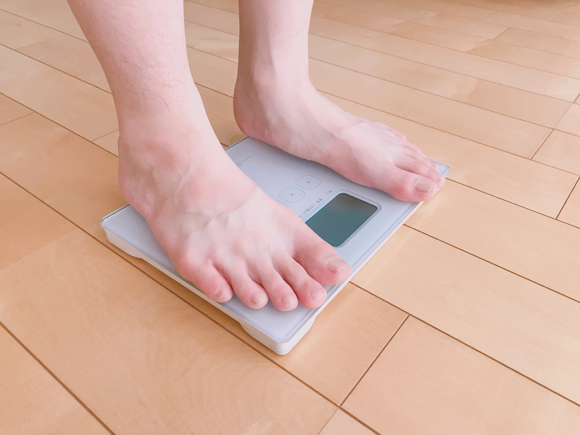 【タニタ体重計FS-101】子供の肥満測定もできるシンプル機能まとめ